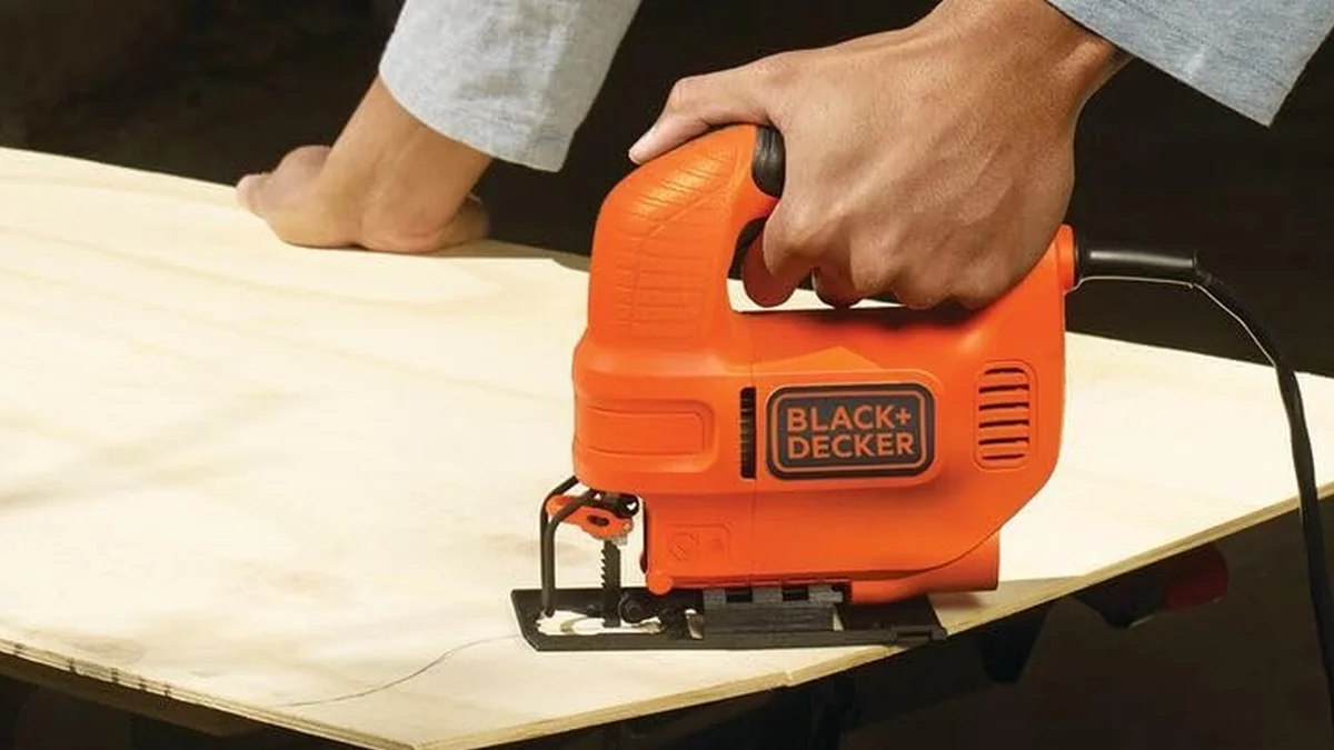 Sierra de calar Black + Decker - 3000cpm - corte de hasta 6.5cm