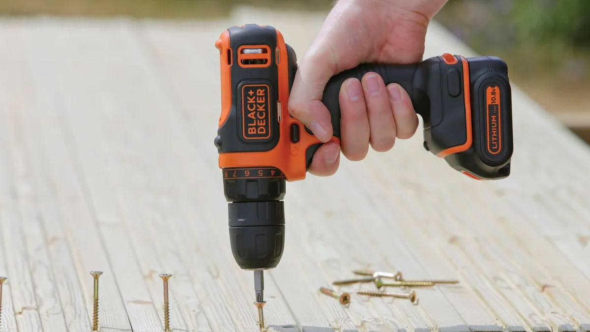 Taladro atornillador inalámbrico Black + Decker - 10.8V - 26nm
