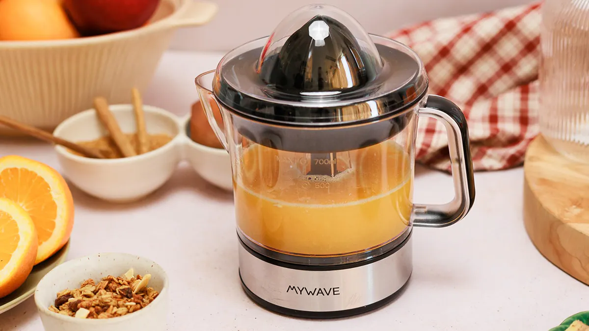 Exprimidor MyWave con motor de 40W y 2 conos
