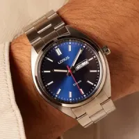 Reloj de pulsera Lorus (Seiko) sumergible con correa de acero y calendario